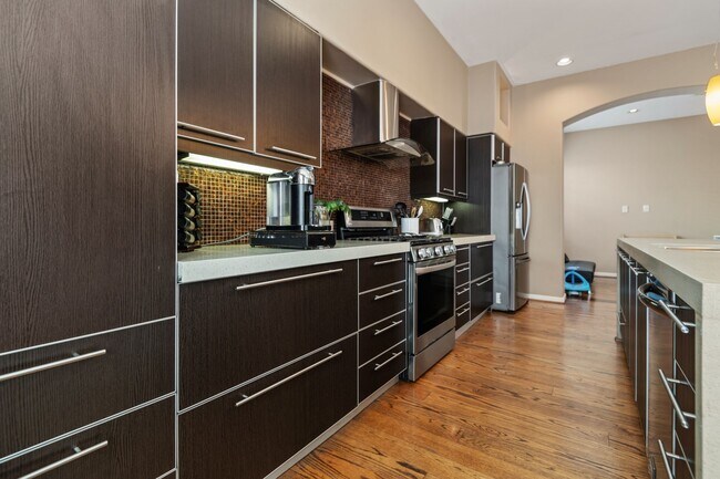 Foto del edificio - 3935 Gibson St