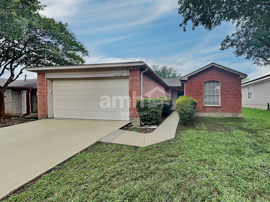 Foto principal - 15243 Kamary Ln