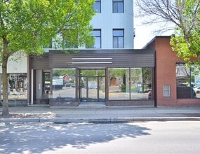 Building Photo - 472 Rue Principale