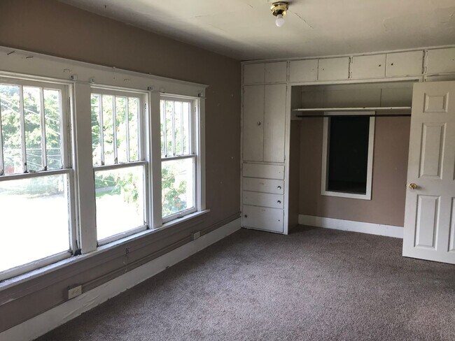 Foto del edificio - 303 W College St