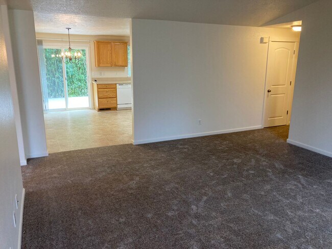 Building Photo - Three Bedroom Home, Landscaping Included!