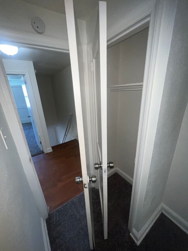 Building Photo - Contemporary 3 Bedroom Home with Massive F...