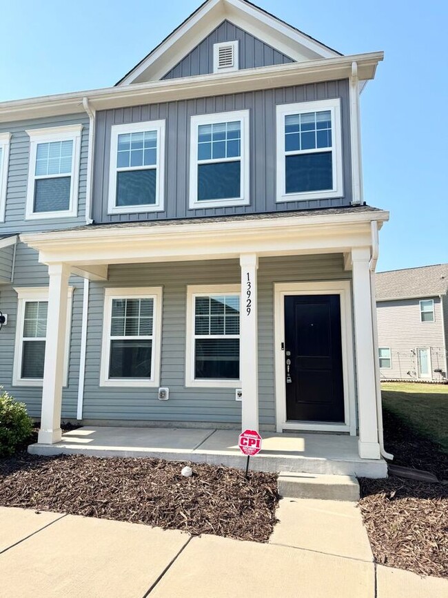 Building Photo - 13929 Clayborn St