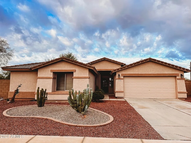 Building Photo - 1125 N Maria Ln