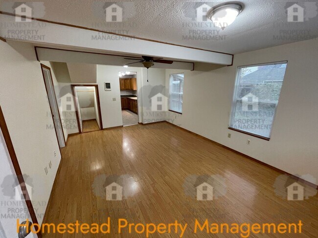 Foto del edificio - Explore the potential of this beautiful home!