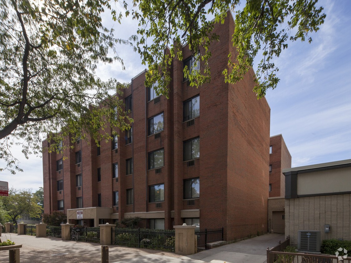 6000 N Sheridan Road - 6000 N Sheridan Rd