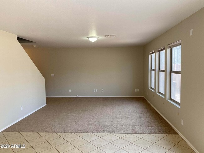 Foto del edificio - 2138 E Spruce Dr