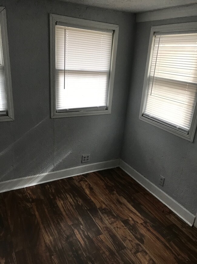 Building Photo - 837 Wright St