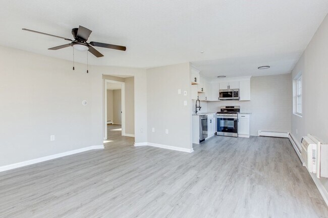 Building Photo - 39 Farrwood Ave