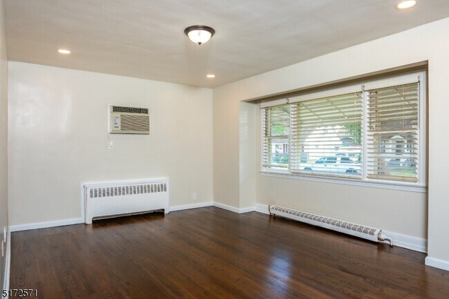 Foto del edificio - 715 Franklin Terrace