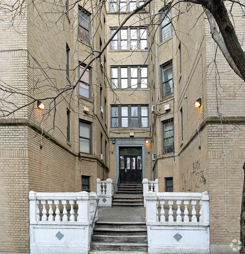 Building Photo - 3195 Decatur Ave