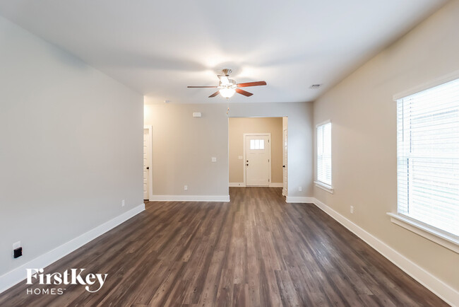 Building Photo - 1376 Woodridge Pl