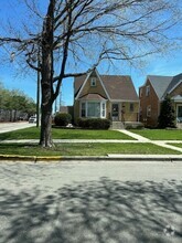 Building Photo - 1835 N 18th Ave