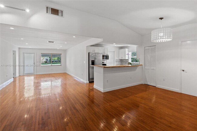 Foto del edificio - 6043 SW 34th St