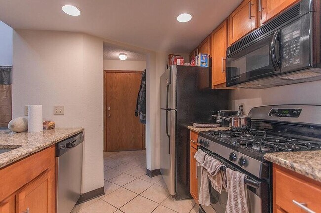 Building Photo - 2960 Shadow Creek Dr