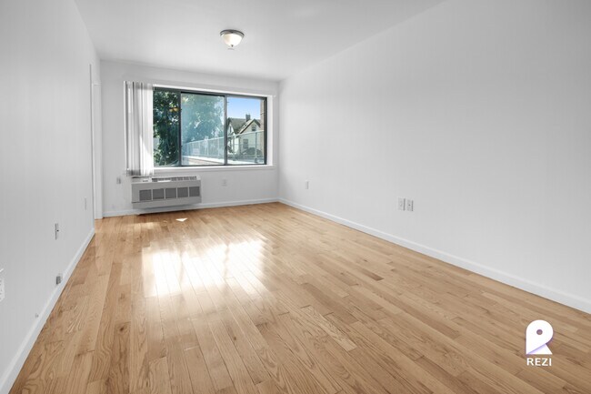 Building Photo - 87-26 175th St