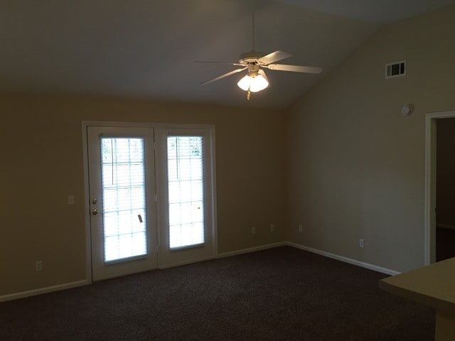 Building Photo - 117 W Tisbury Lane