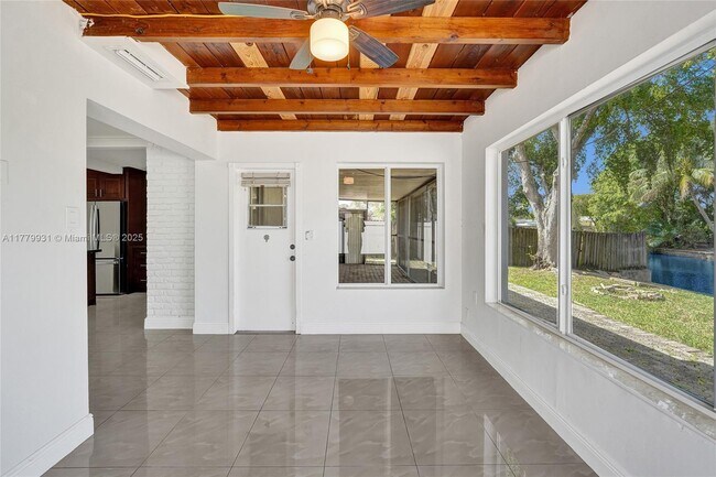 Foto del edificio - 924 N 30th Rd