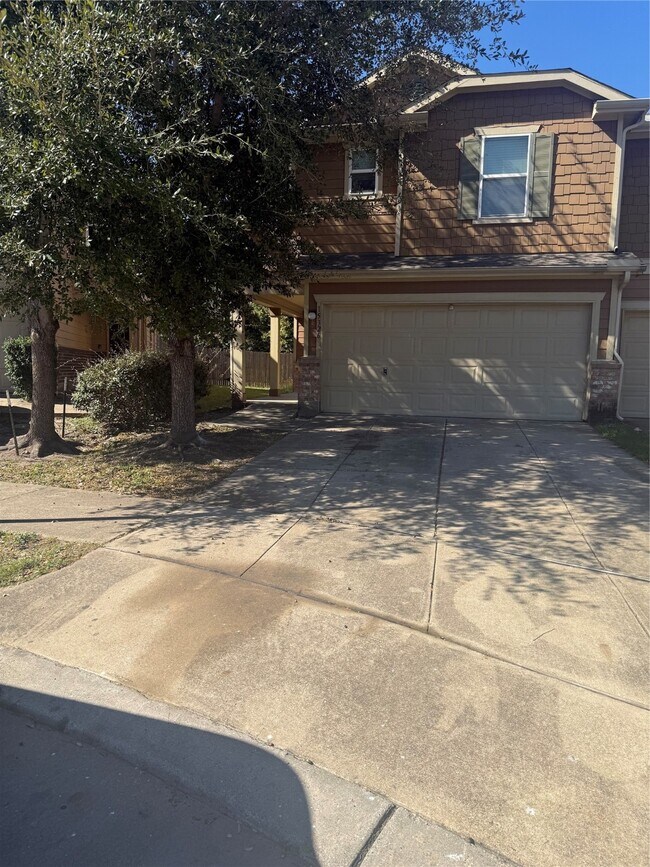 Foto del edificio - 15326 Trinity Meadow Dr