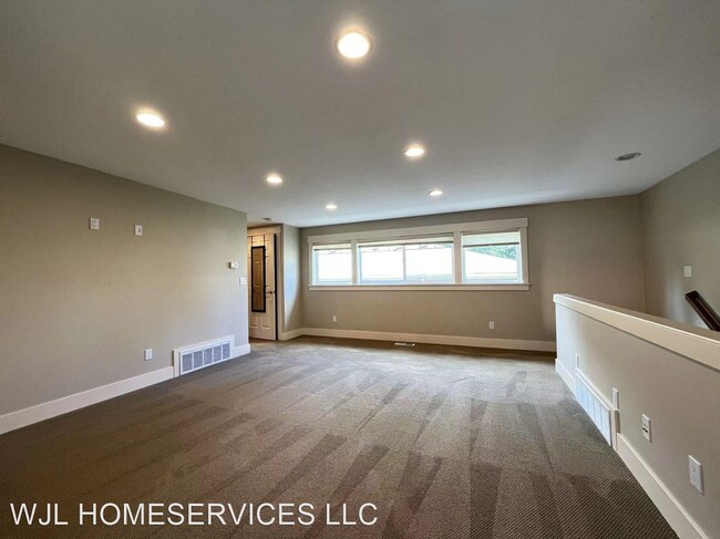 Building Photo - 1 br, 1 bath House - 7033 126th Ave NE