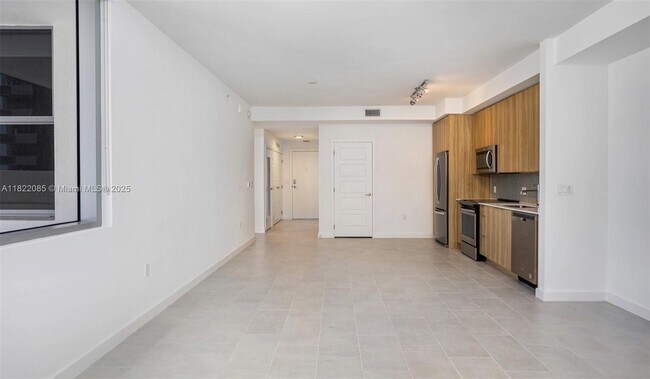Foto del edificio - 2150 N Bayshore Dr