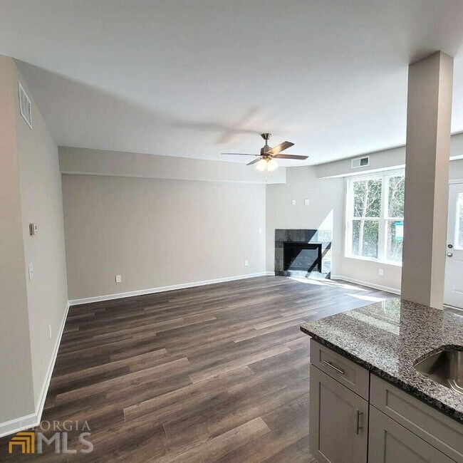 Building Photo - 978 Valley Rock Dr