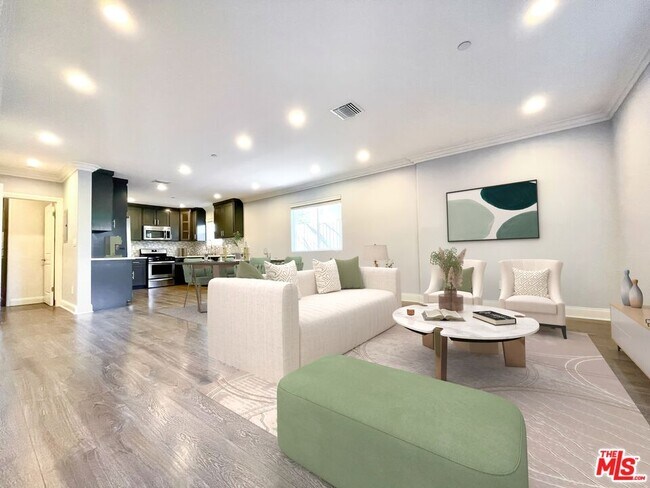 Foto del edificio - 7113 S La Cienega Blvd