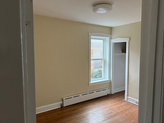 Building Photo - 4253 N Austin Ave