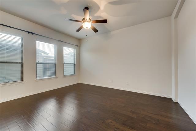 Foto del edificio - 225 E Spring Valley Rd