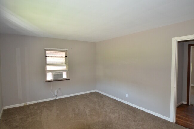 Foto del edificio - 6835 Plainfield Rd