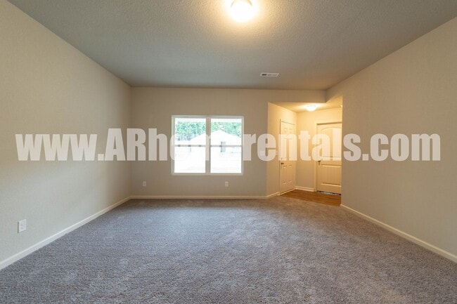 Building Photo - 1175 Gallery Dr