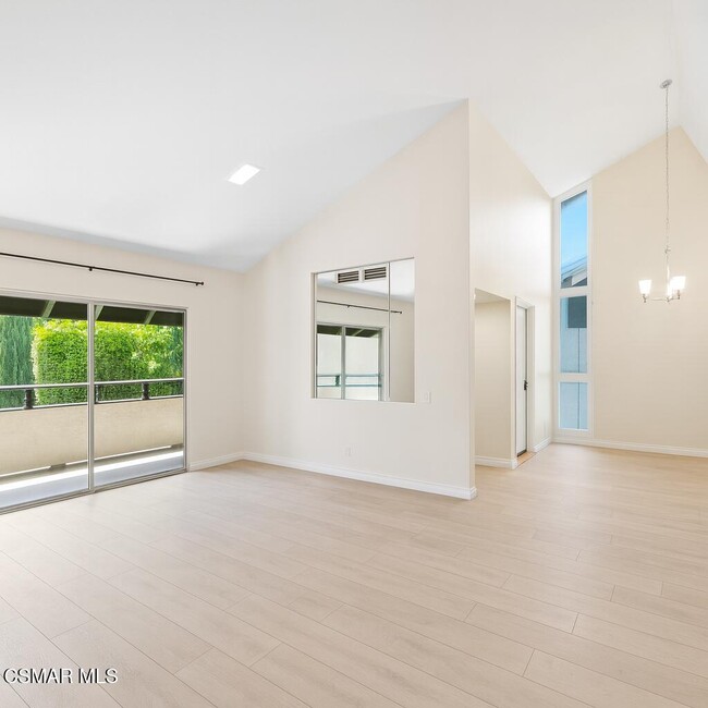 Building Photo - 31552 Agoura Rd