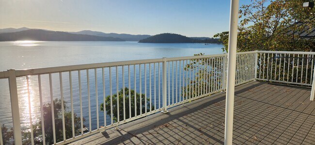 Foto del edificio - 2331 S Silver Beach Rd