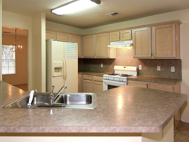 Building Photo - 20927 Vista Trace Dr