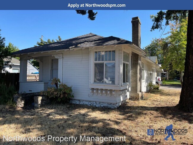 Foto del edificio - 2 br, 2 bath House - 204 Crater Lake Ave