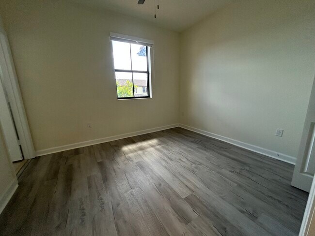 Building Photo - 10622 W 33rd Way