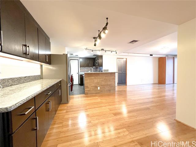 Foto del edificio - 700 Richards St