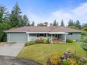 Building Photo - 10908 Glenwood Dr SW