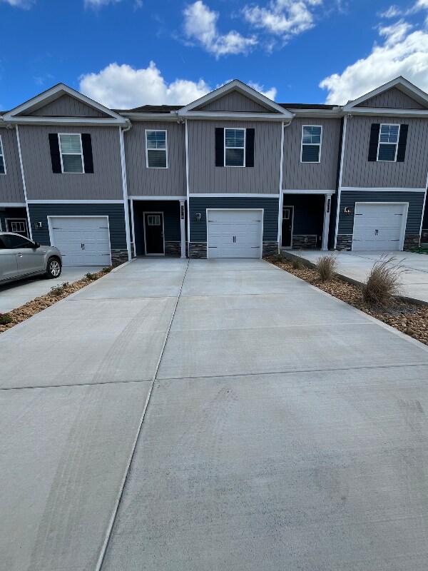 Foto principal - 3518 Bisham Wood Ln