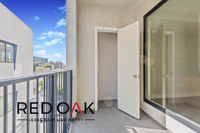 Foto del edificio - Incredible Two Bedroom Featuring Spacious ...
