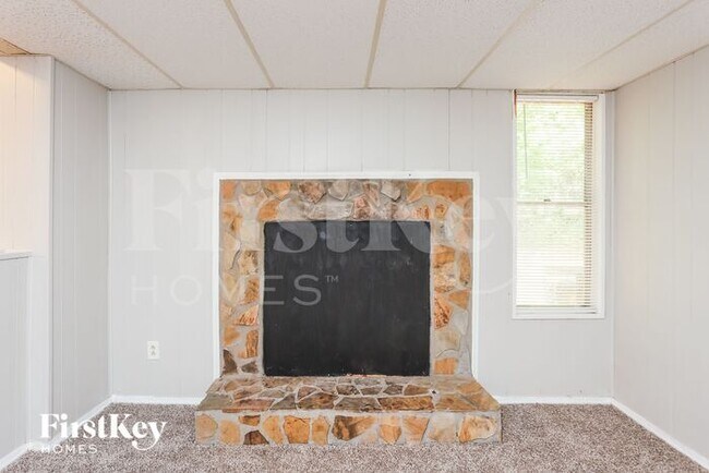 Foto del edificio - 6925 Smoke Ridge Dr