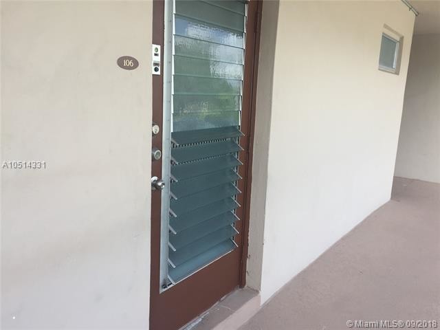 Foto del edificio - 5901 NW 61st Ave