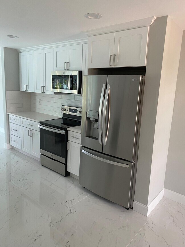 Building Photo - 17100  Boca Club Boulevard 3 Boca Raton Fl...