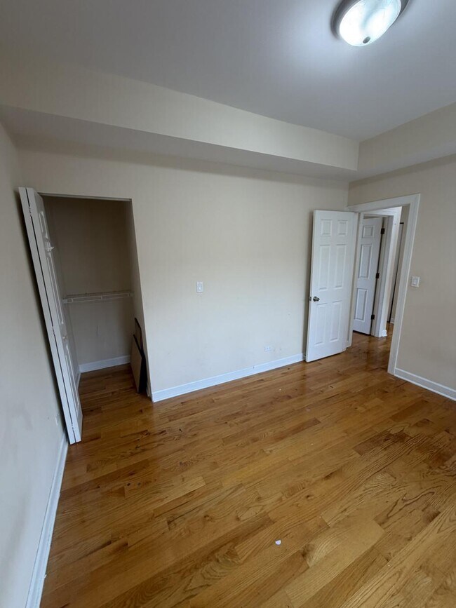 Foto del edificio - 3348 W Wilson Ave