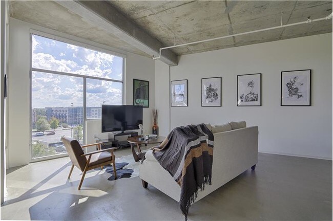Foto del edificio - 2115 Yeaman Pl