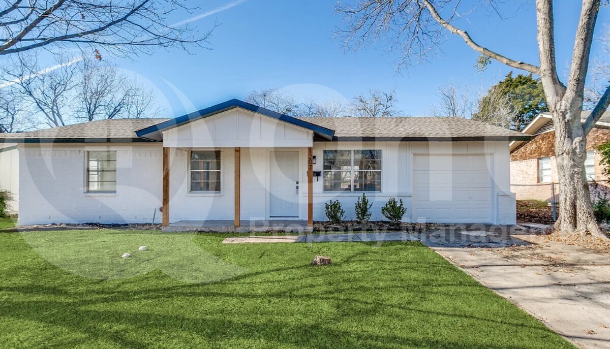 Primary Photo - 1207 Crestridge Dr