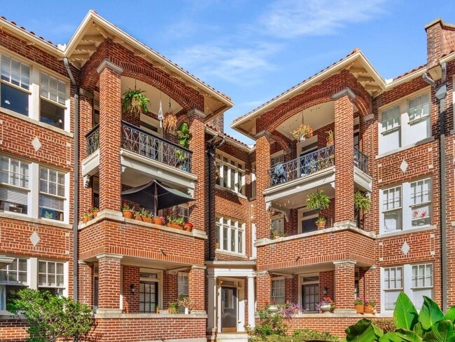 Foto del edificio - 198 Ponce De Leon Ave NE