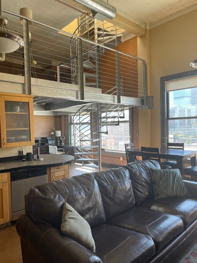 Primary Photo - 108 W 2nd St