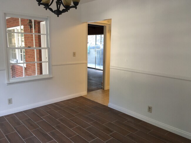 Comedor - 4558 Live Oak Canyon Rd
