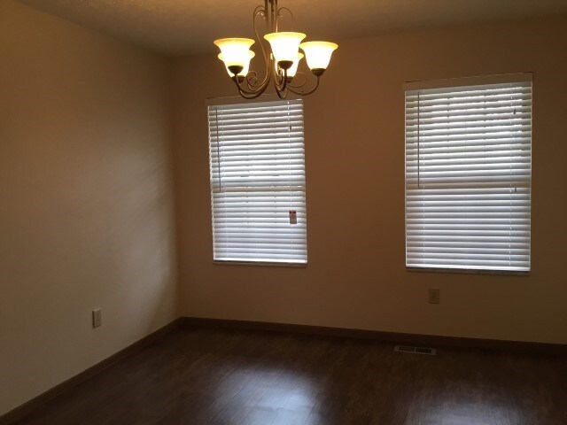 Foto del edificio - 26 Fieldcrest Drive